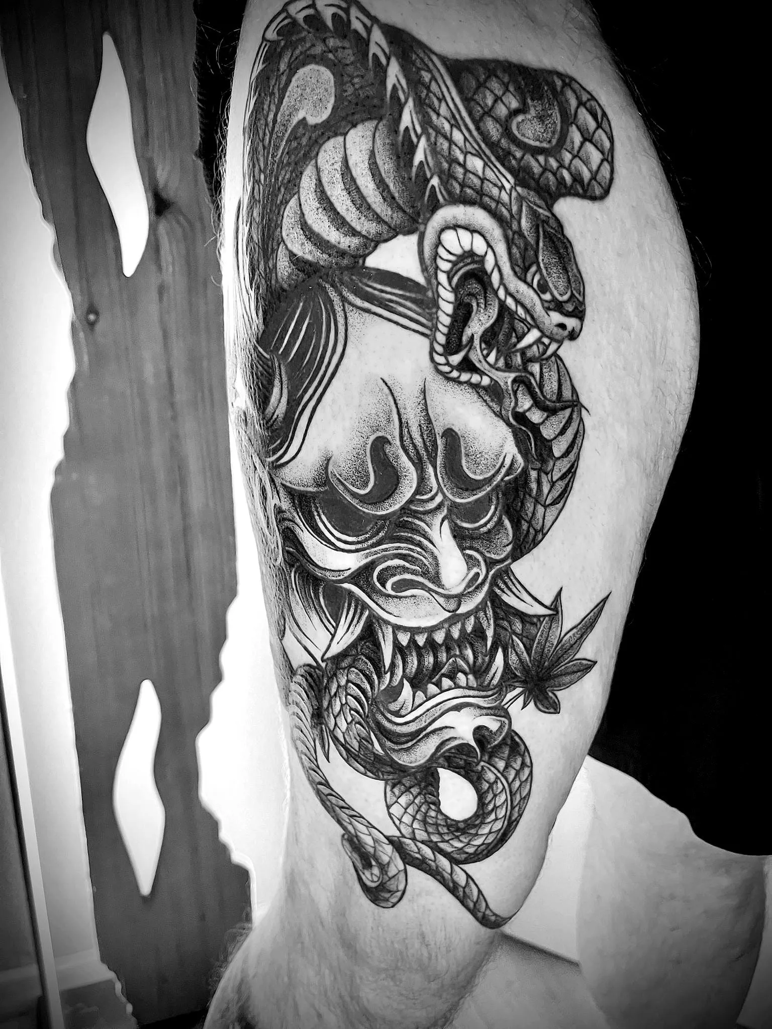 Blackwork — C5EC3 6D1D 461B A8F2 AD9F7241960C