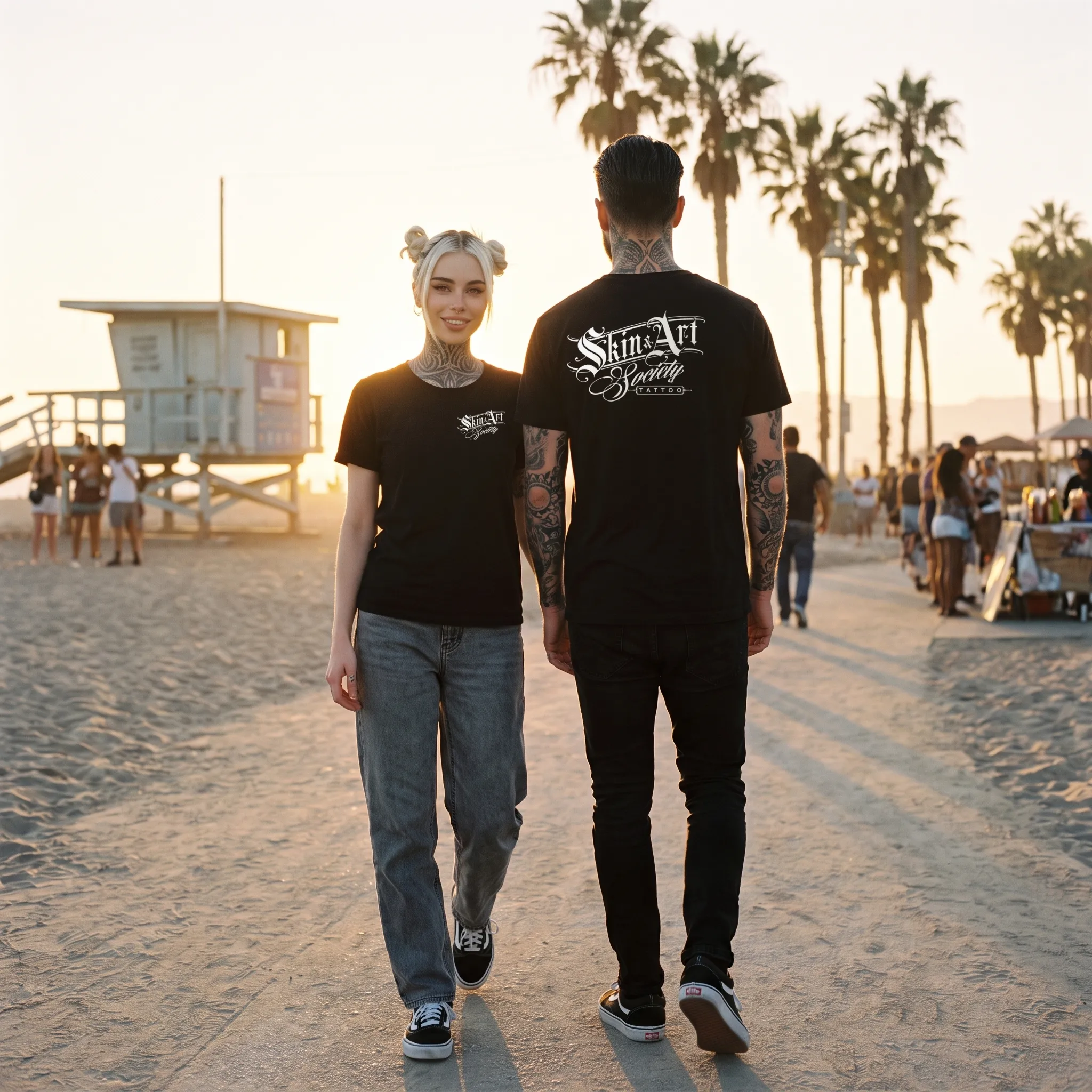 Skin & Art Society Logo-Shirt — Pärchen am Venice Beach, Brust- und Rückenprint
