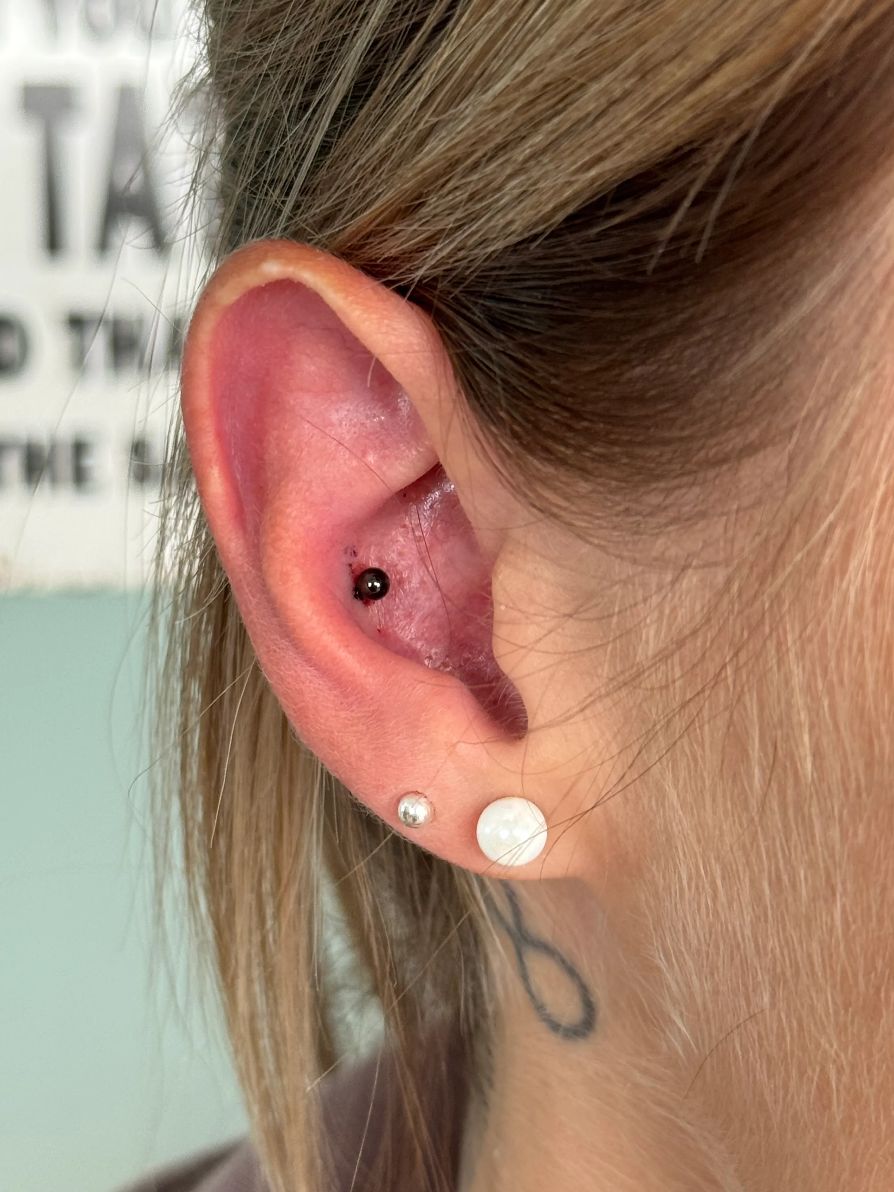 Piercing — piercing 02 helix drop